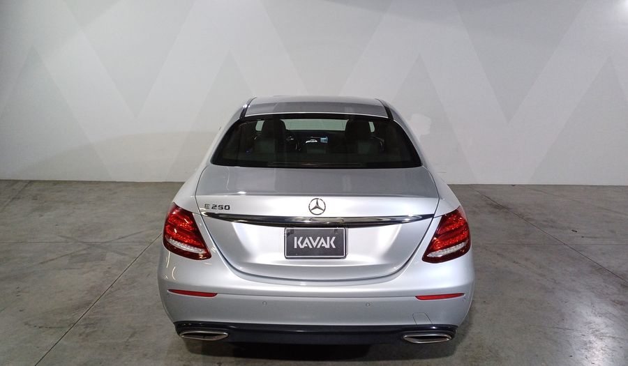 Mercedes Benz Clase E 2.0 250 AVANTGARDE AUTO Sedan 2018