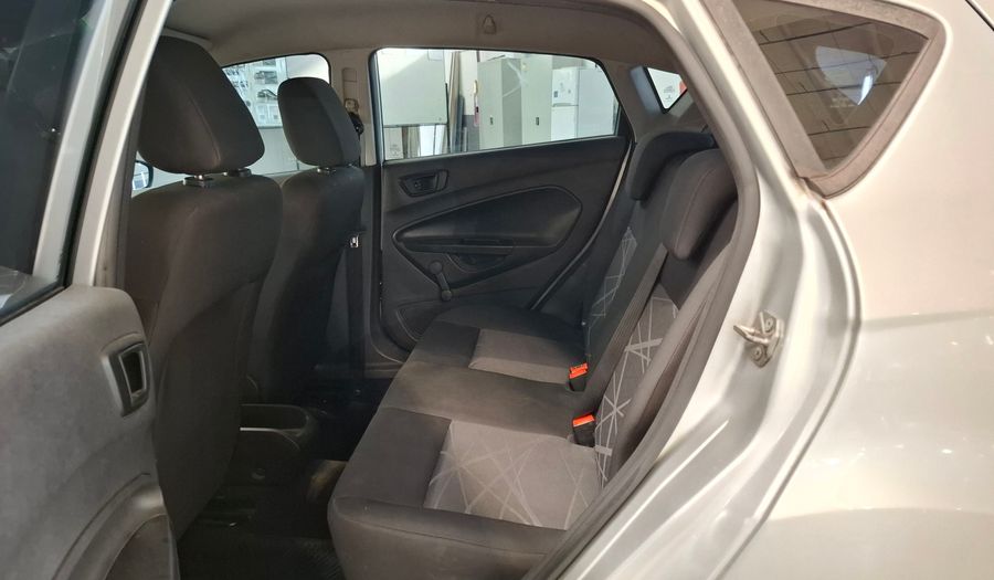 Ford Fiesta Kinetic Design 1.6 S Hatchback 2014