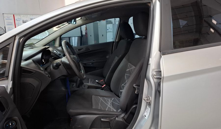 Ford Fiesta Kinetic Design 1.6 S Hatchback 2014