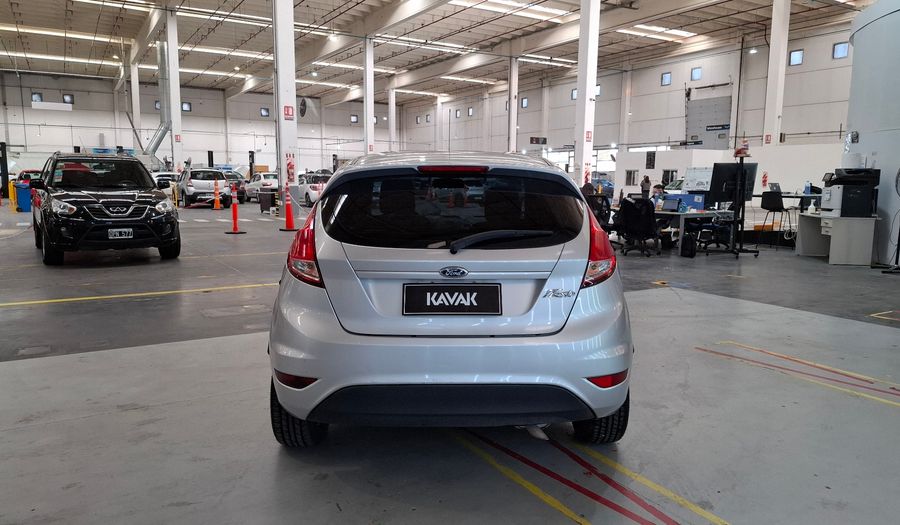 Ford Fiesta Kinetic Design 1.6 S Hatchback 2014