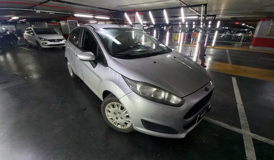 Ford Fiesta Kinetic Design 1.6 S Hatchback 2014