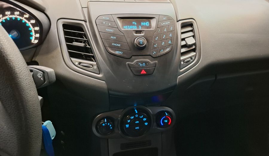 Ford Fiesta Kinetic Design 1.6 S Hatchback 2014