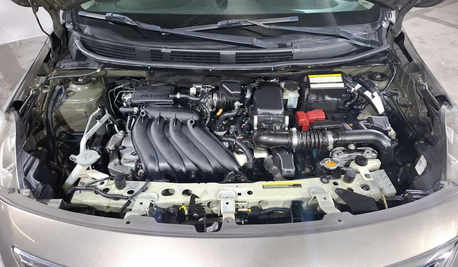 Nissan Versa 1.6 SENSE TA AC Sedan 2015