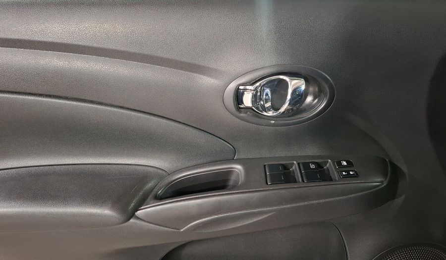 Nissan Versa 1.6 SENSE TA AC Sedan 2015