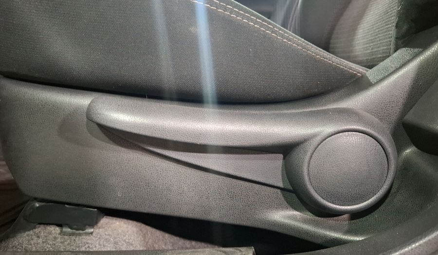 Nissan Versa 1.6 SENSE TA AC Sedan 2015