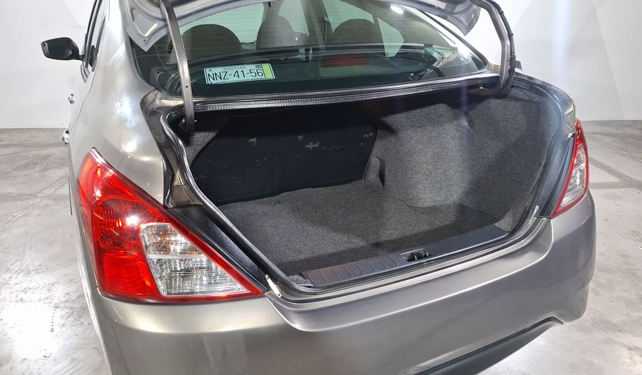 Nissan Versa 1.6 SENSE TA AC Sedan 2015