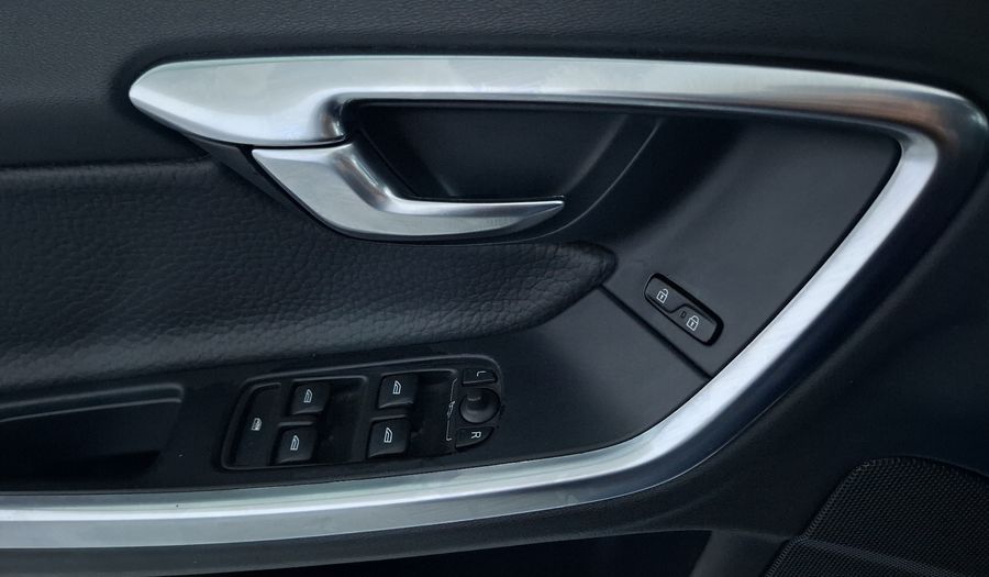 Volvo S60 1.6 T4 ADDITION MT Sedan 2013