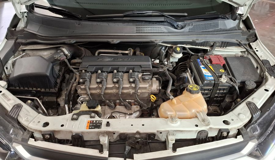 Chevrolet Onix 1.4 LT Hatchback 2017