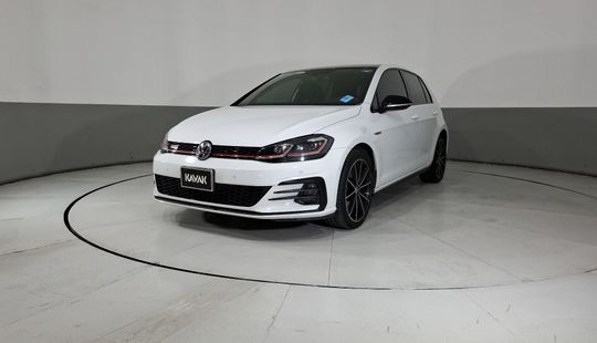 Volkswagen • Golf