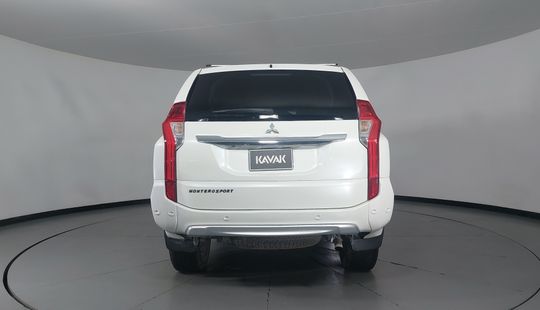 Mitsubishi • Montero