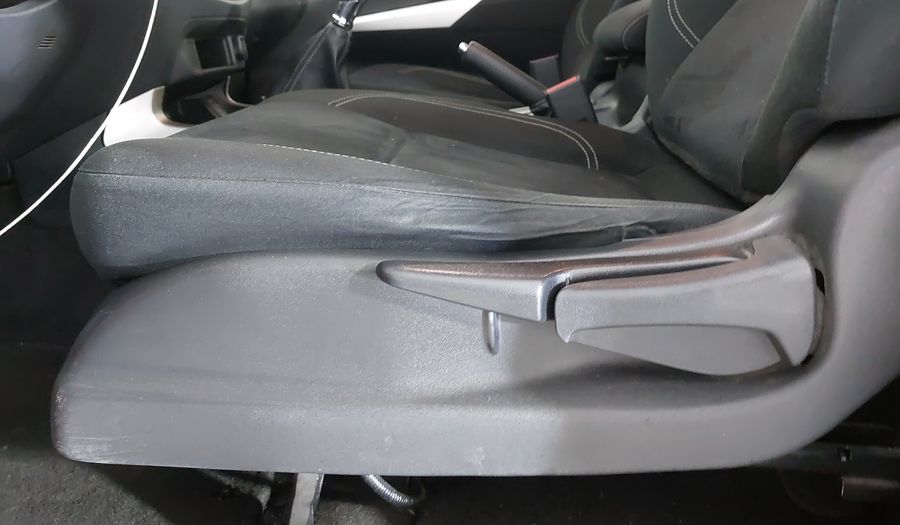 Nissan Np300 2.5 LE AC Pickup 2020