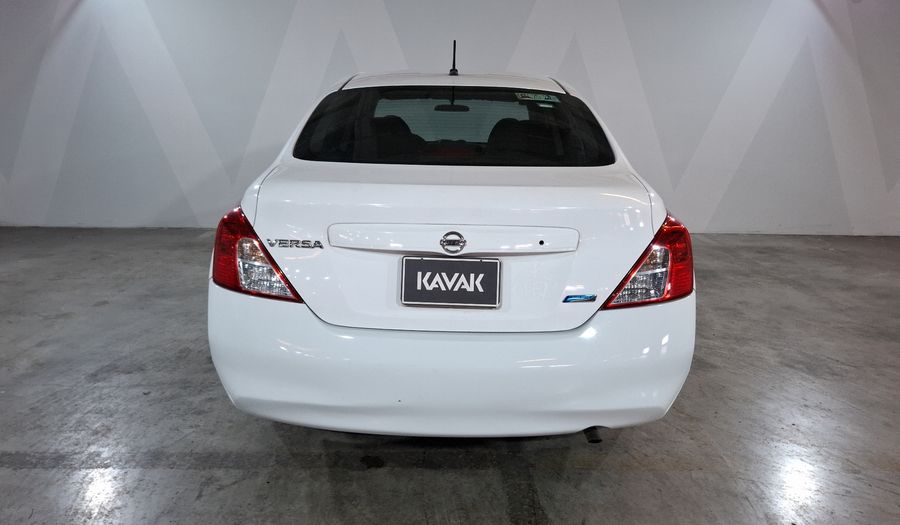 Nissan Versa 1.6 SENSE TA AC Sedan 2013