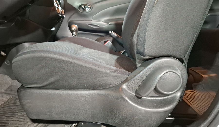 Nissan Versa 1.6 SENSE TA AC Sedan 2013