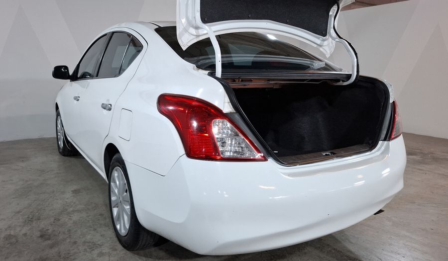 Nissan Versa 1.6 SENSE TA AC Sedan 2013