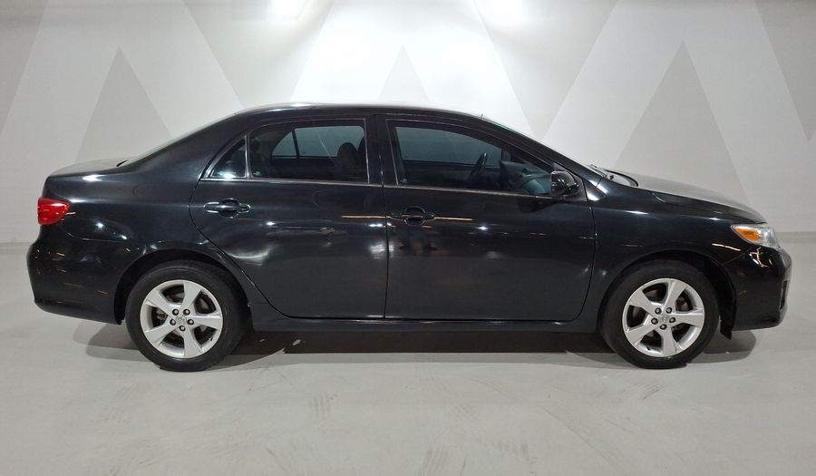 Toyota Corolla 1.8 XLE AT Sedan 2013
