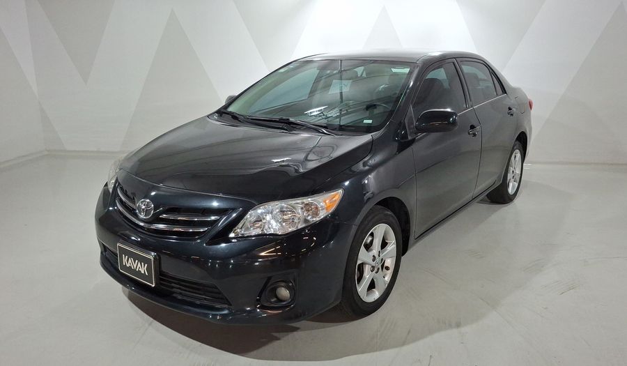 Toyota Corolla 1.8 XLE AT Sedan 2013