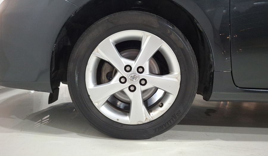 Toyota Corolla 1.8 XLE AT Sedan 2013