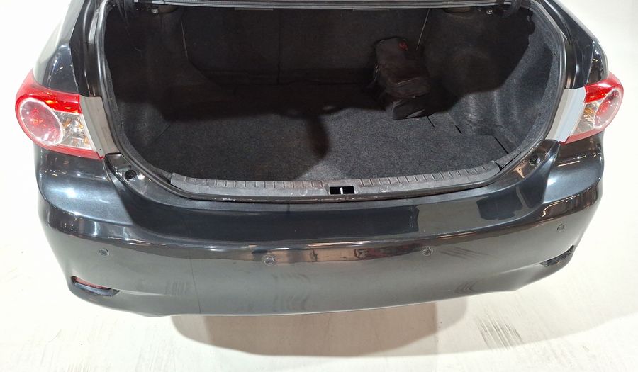 Toyota Corolla 1.8 XLE AT Sedan 2013