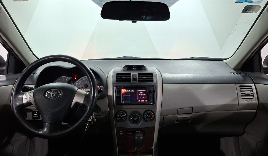 Toyota Corolla 1.8 XLE AT Sedan 2013