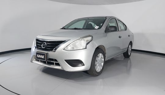 Nissan • Versa