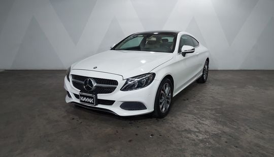 Mercedes Benz • Clase C