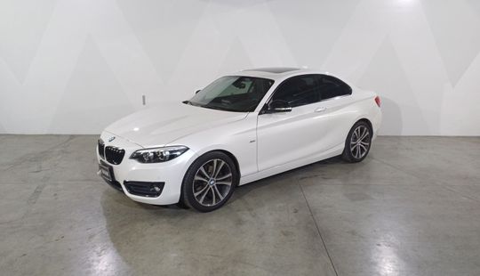 2018 • 92,829 km • Automático