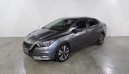 Nissan • Versa