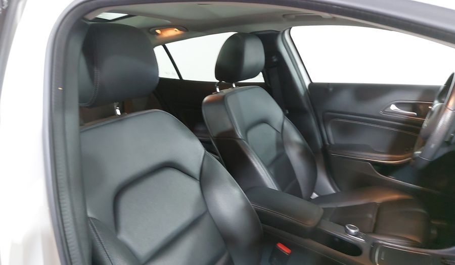 Mercedes Benz Clase Gla 1.6 GLA 200 SPORT DCT Suv 2020