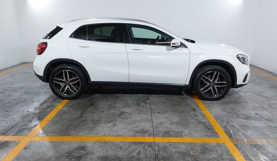 Mercedes Benz Clase Gla 1.6 GLA 200 SPORT DCT Suv 2020