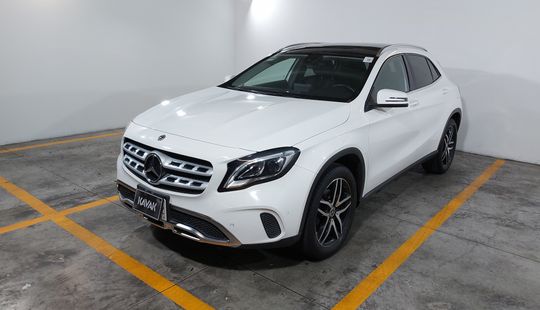 Mercedes Benz • Clase GLA