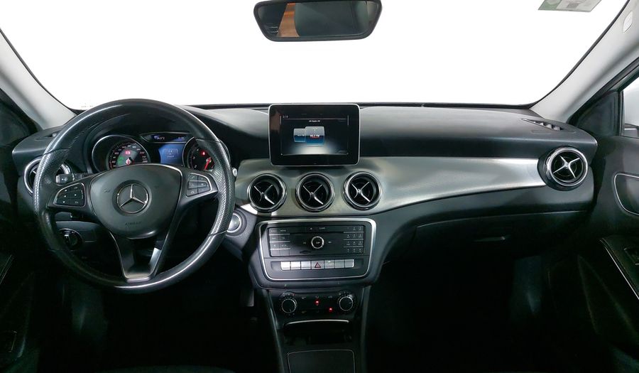 Mercedes Benz Clase Gla 1.6 GLA 200 SPORT DCT Suv 2020