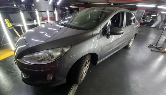 Peugeot • 408