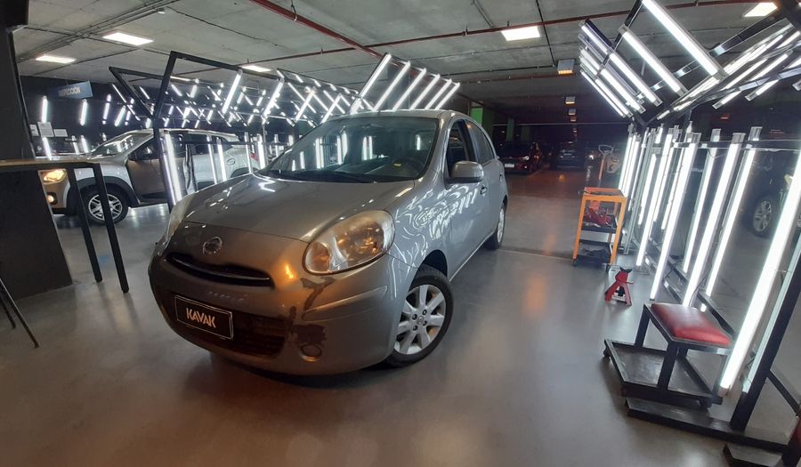 Nissan March 1.6 VISIA MT Hatchback 2012