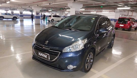 Peugeot • 208