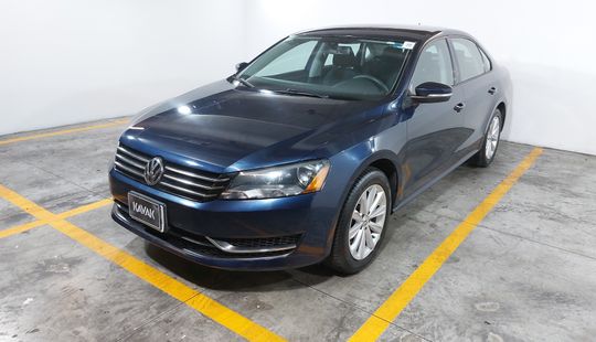 Volkswagen • Passat