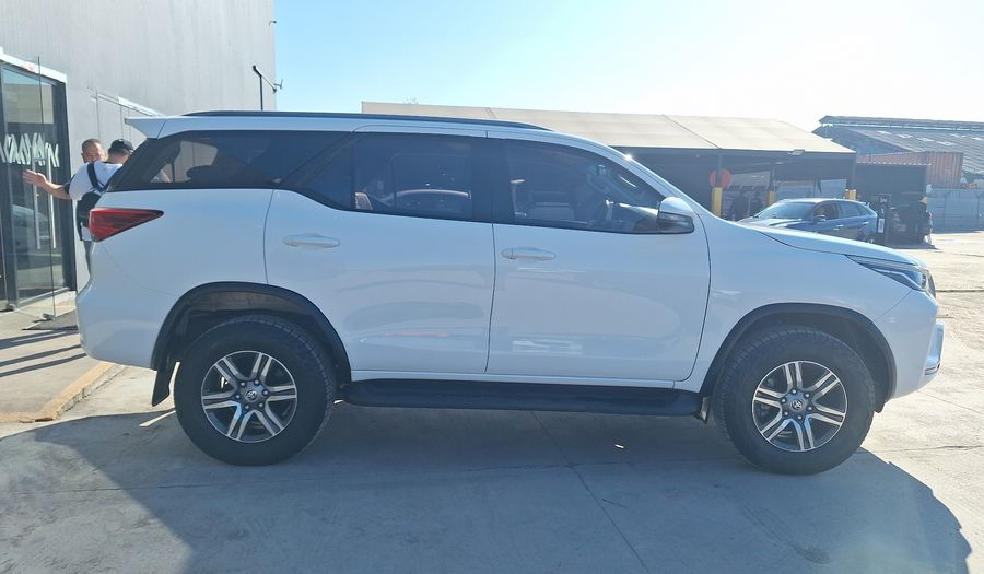 Toyota Fortuner 2.7 AUTO SR5 Suv 2022