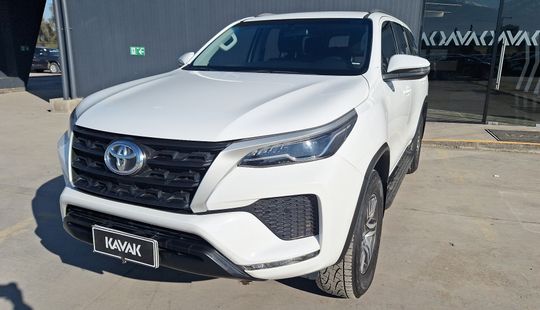 Toyota • Fortuner