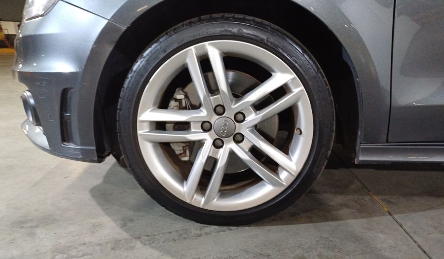 Audi A1 1.4 TFSI S LINE PLUS TRONIC Hatchback 2013