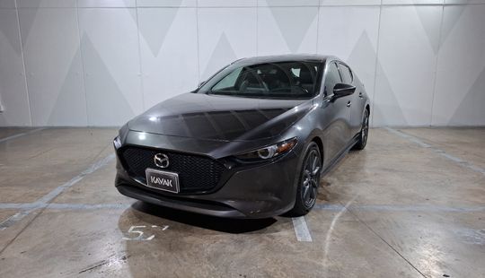 2021 • 45,314 km • Automático