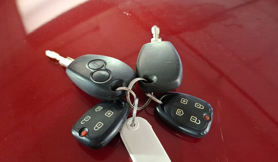 Renault Clio 1.1 CONFORT PACK SAT Hatchback 2015
