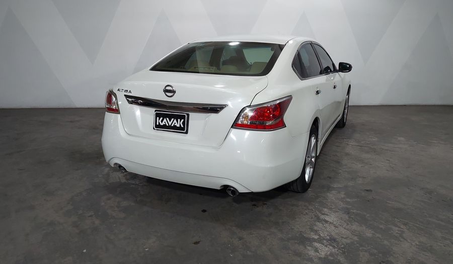 Nissan Altima 2.5 SENSE CVT Sedan 2015