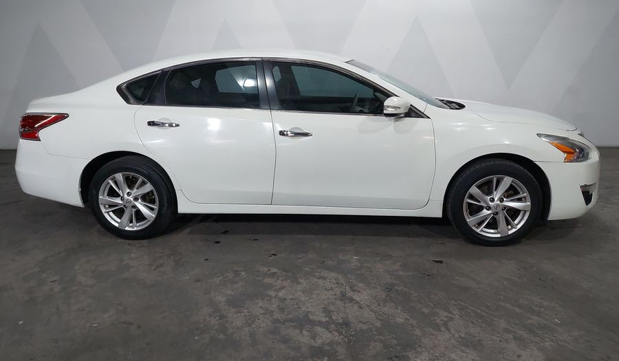 Nissan Altima 2.5 SENSE CVT Sedan 2015