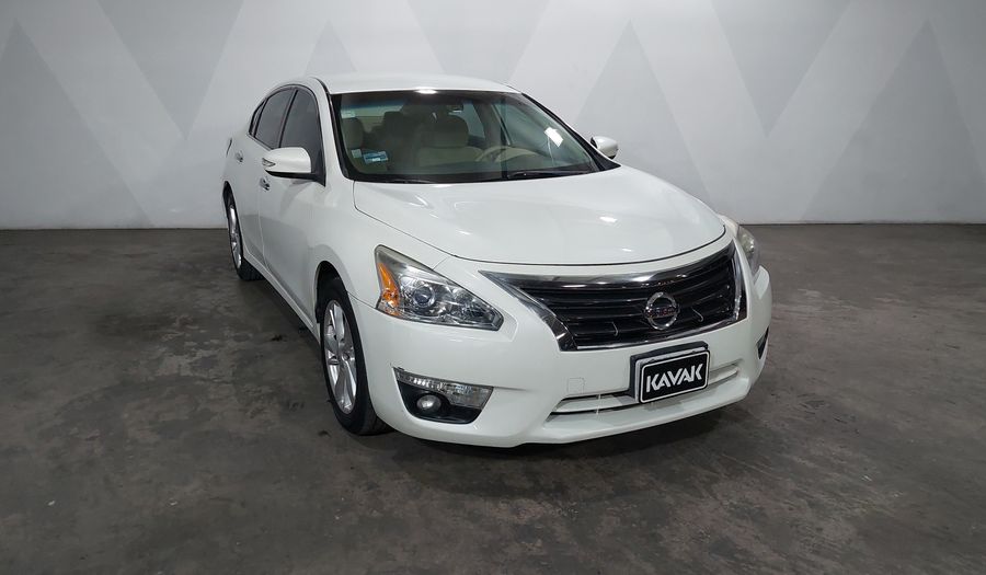 Nissan Altima 2.5 SENSE CVT Sedan 2015
