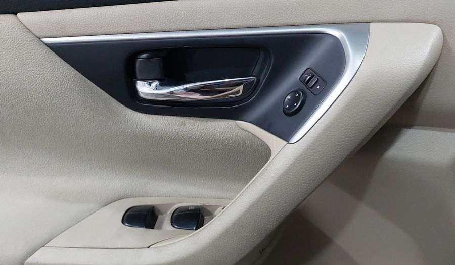 Nissan Altima 2.5 SENSE CVT Sedan 2015
