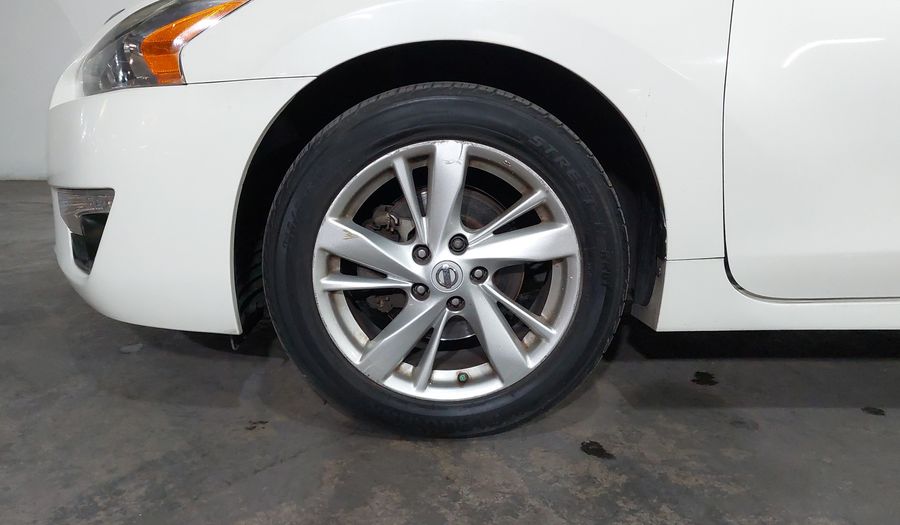 Nissan Altima 2.5 SENSE CVT Sedan 2015