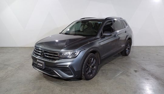 Volkswagen • Tiguan