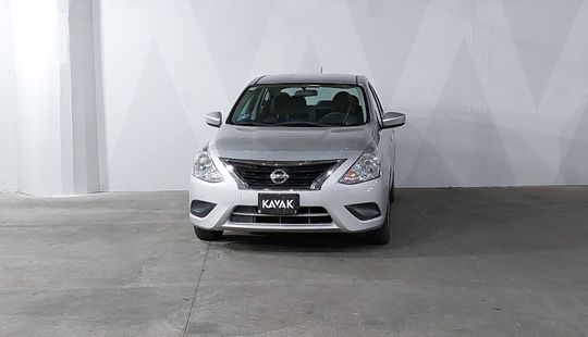 Nissan • Versa