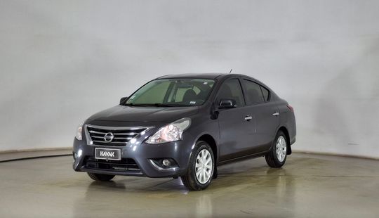 Nissan • Versa