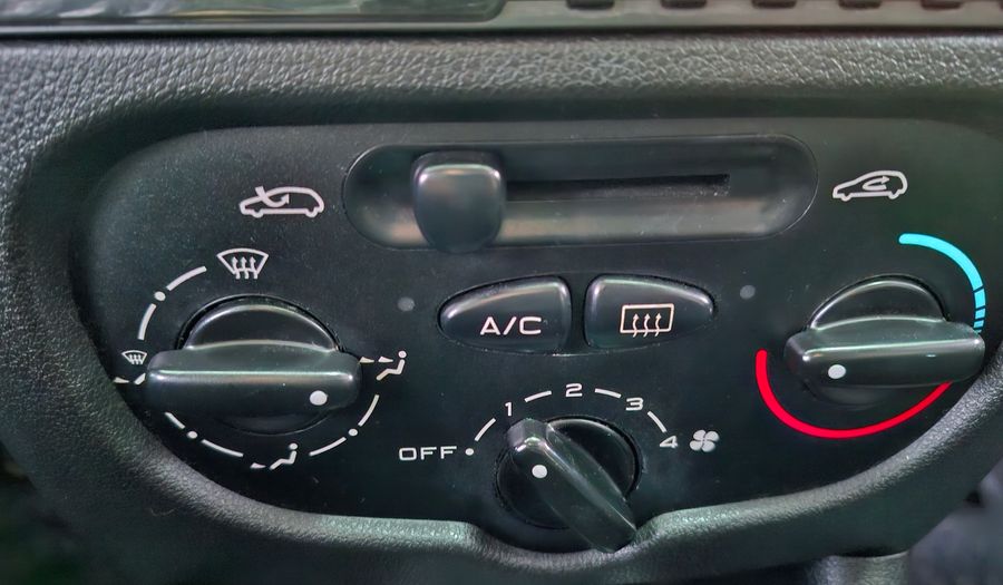 Peugeot 207 1.4 ACTIVE Hatchback 2013