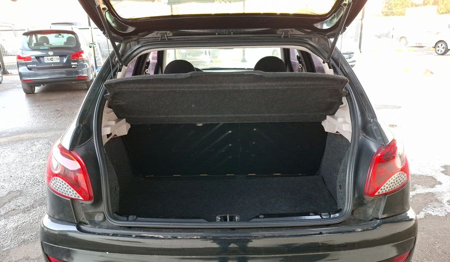Peugeot 207 1.4 ACTIVE Hatchback 2013